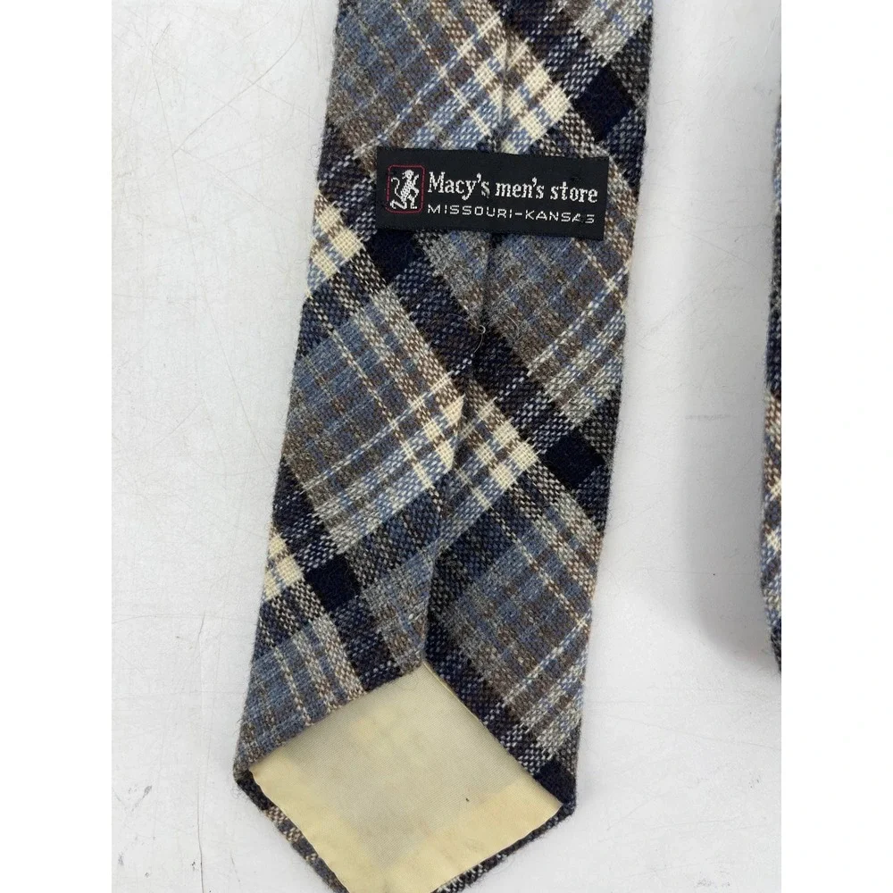 Macy's Mens Store‎ Blue Plaid 100% Lambswool Tie Scotland 58x3 Vintage